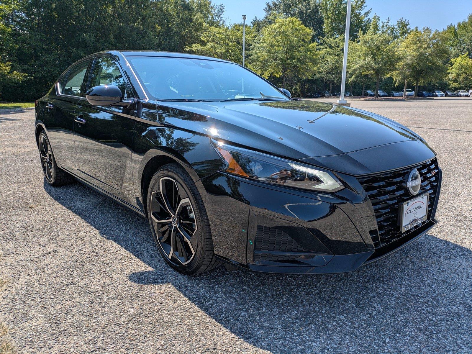 2026 Nissan Altima Negro (Super Black) Sedán Tracción delantera Transmisión variable continua