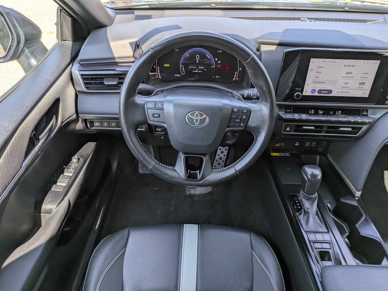 Used 2025  Toyota SE image 15