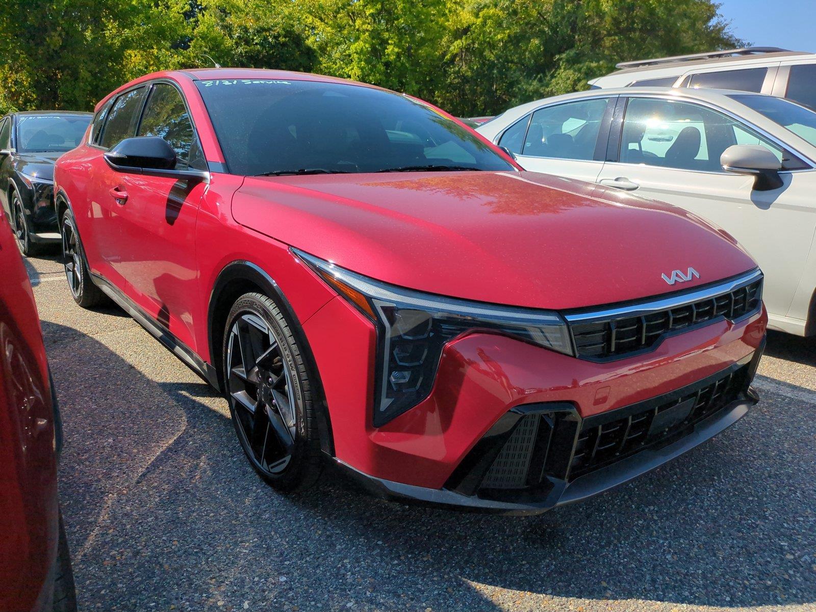Currant Red 2026 Kia K4 Hatchback Hatchback Front-Wheel Drive Continuously Variable Transmission