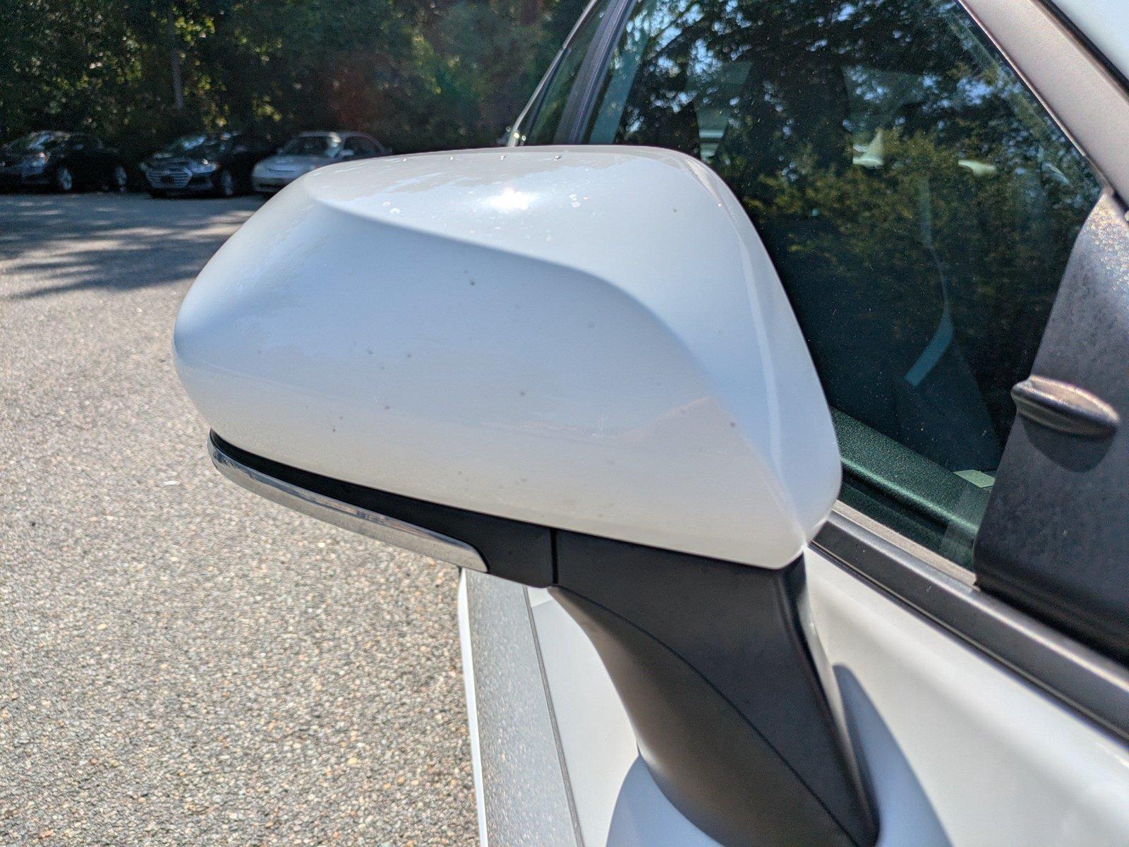 Used 2025  Toyota SE image 12