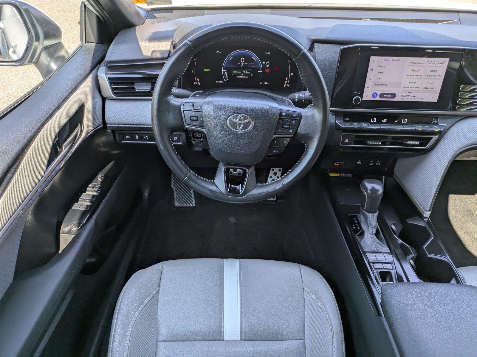 Used 2025  Toyota SE image 15