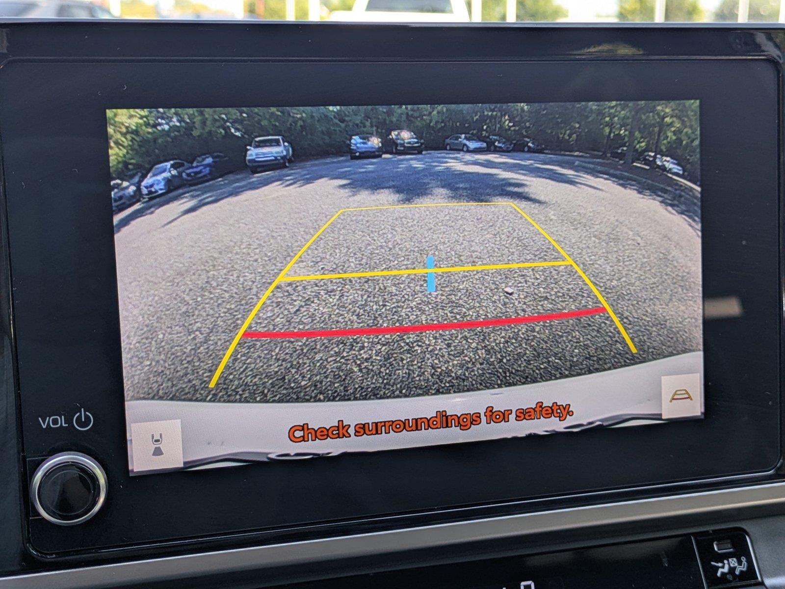 Used 2025  Toyota SE image 19
