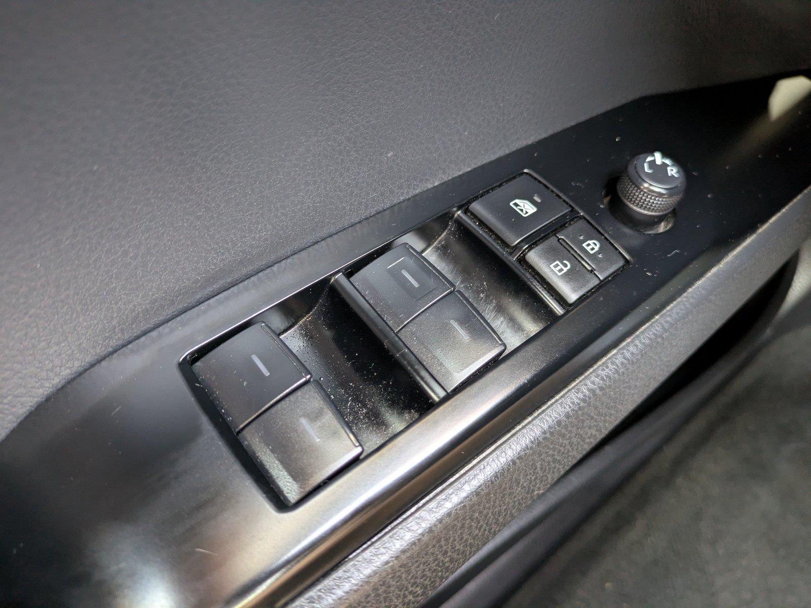 Used 2025  Toyota SE image 21
