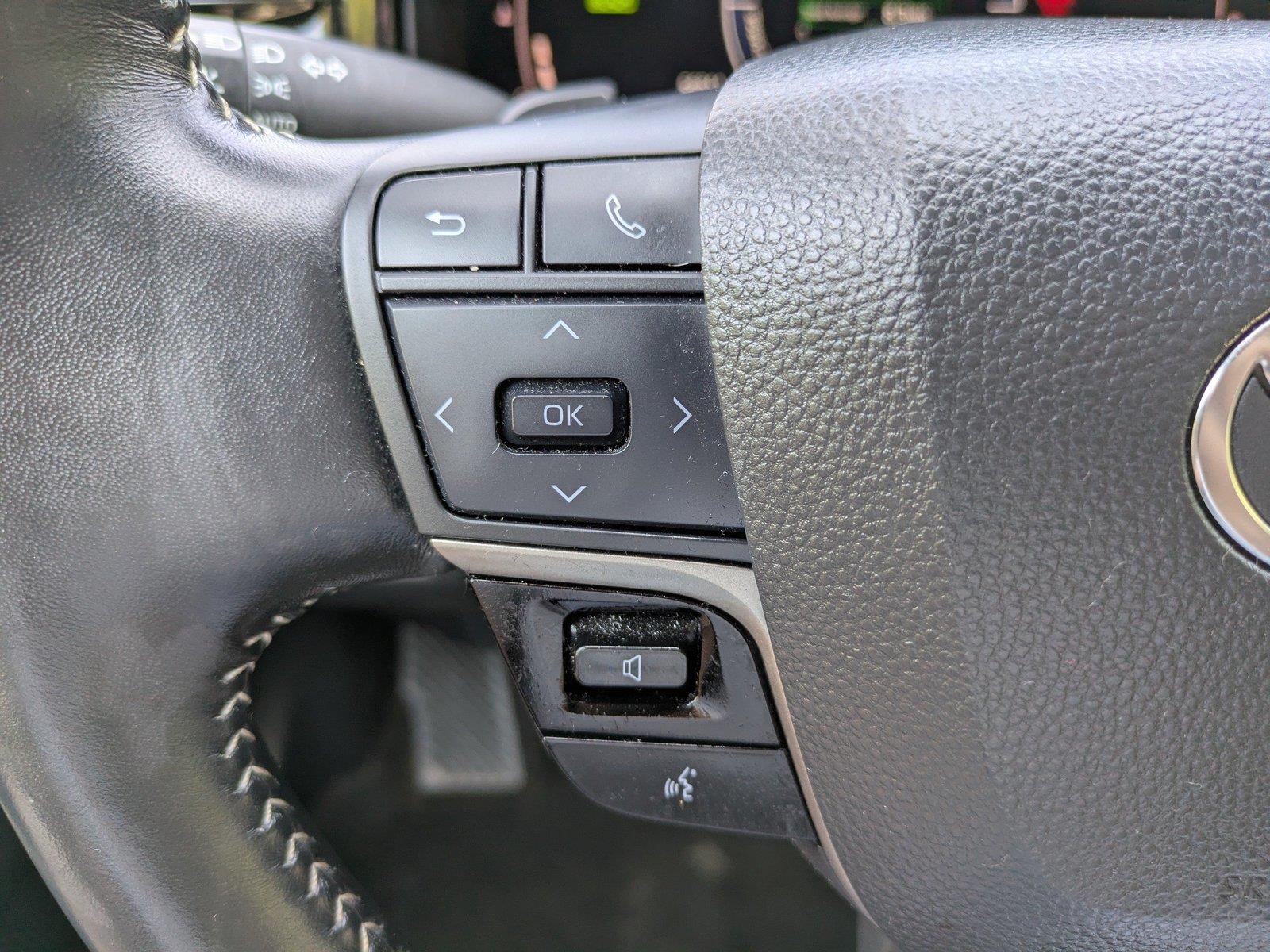 Used 2025  Toyota SE image 22