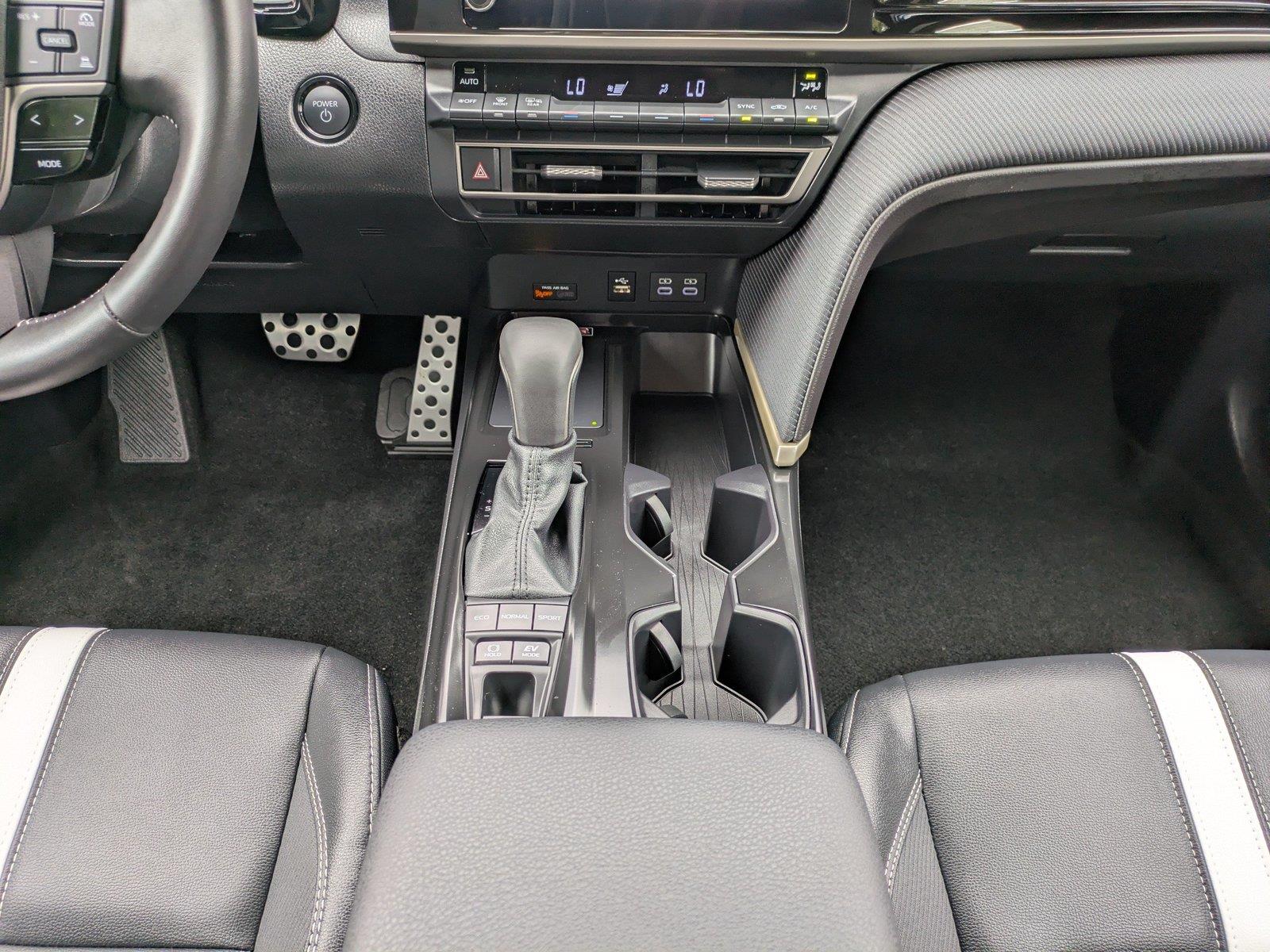 Certified Used 2026 Ocean Gem Toyota SE image 18