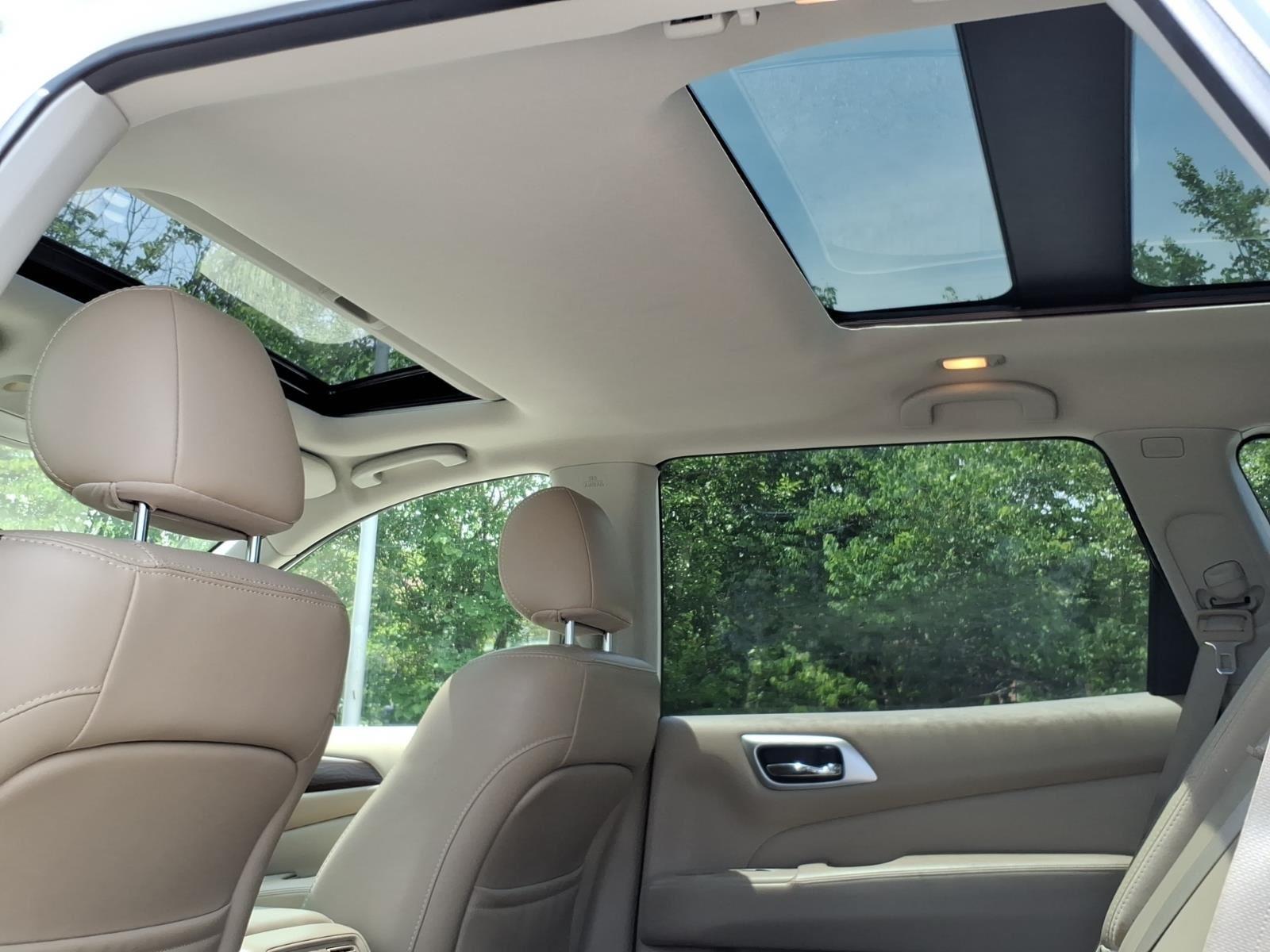 Used 2019 Pearl White Tricoat Nissan Platinum image 10