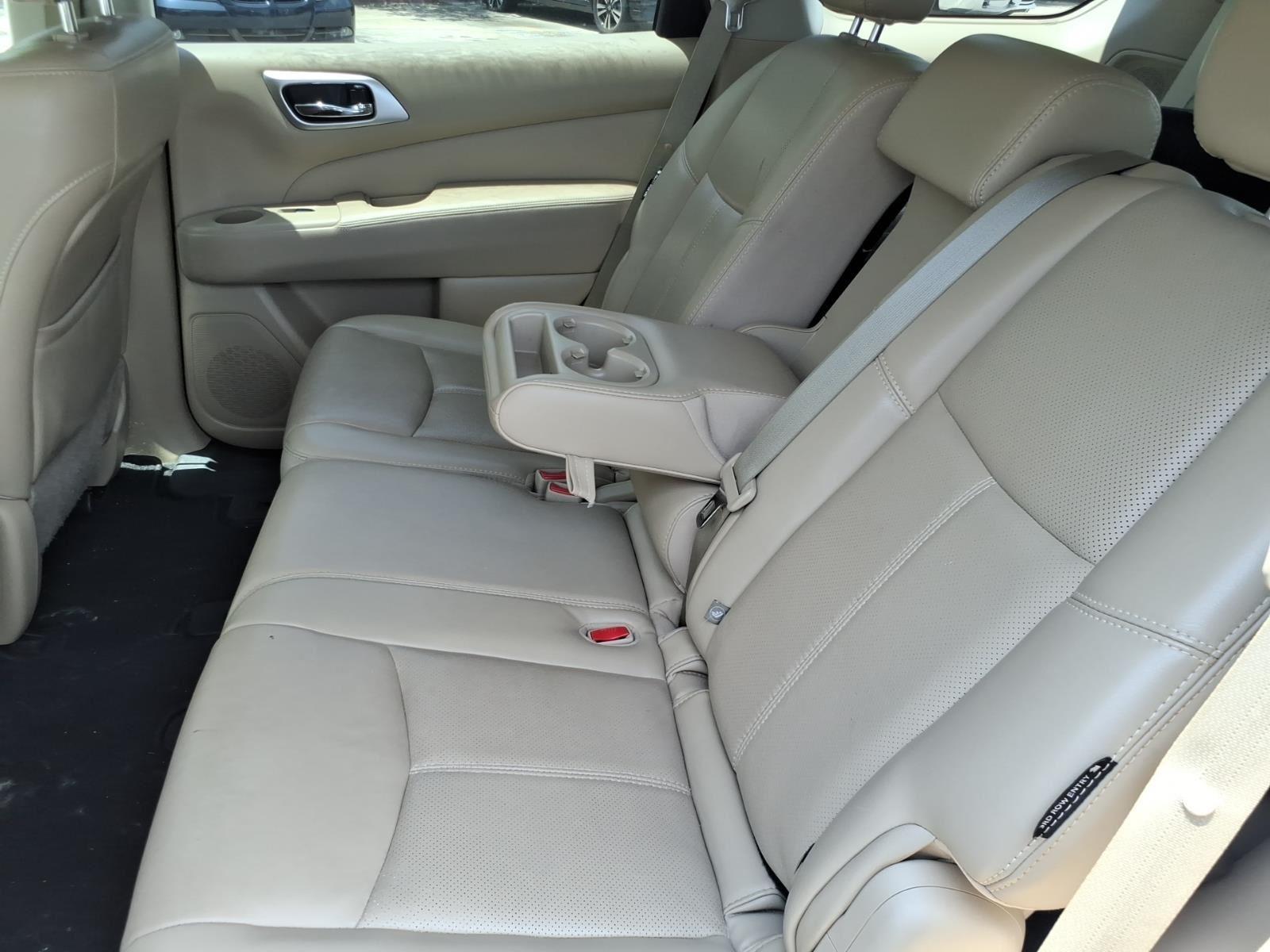 Used 2019 Pearl White Tricoat Nissan Platinum image 21