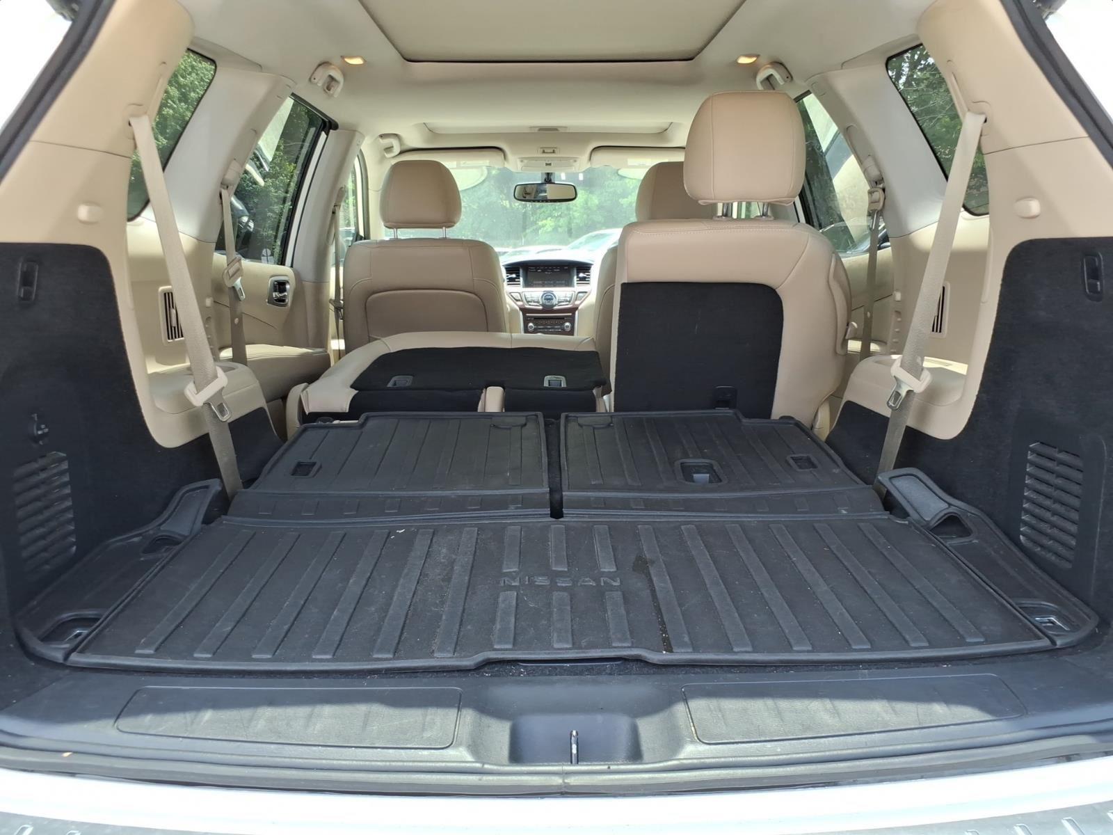 Used 2019 Pearl White Tricoat Nissan Platinum image 25