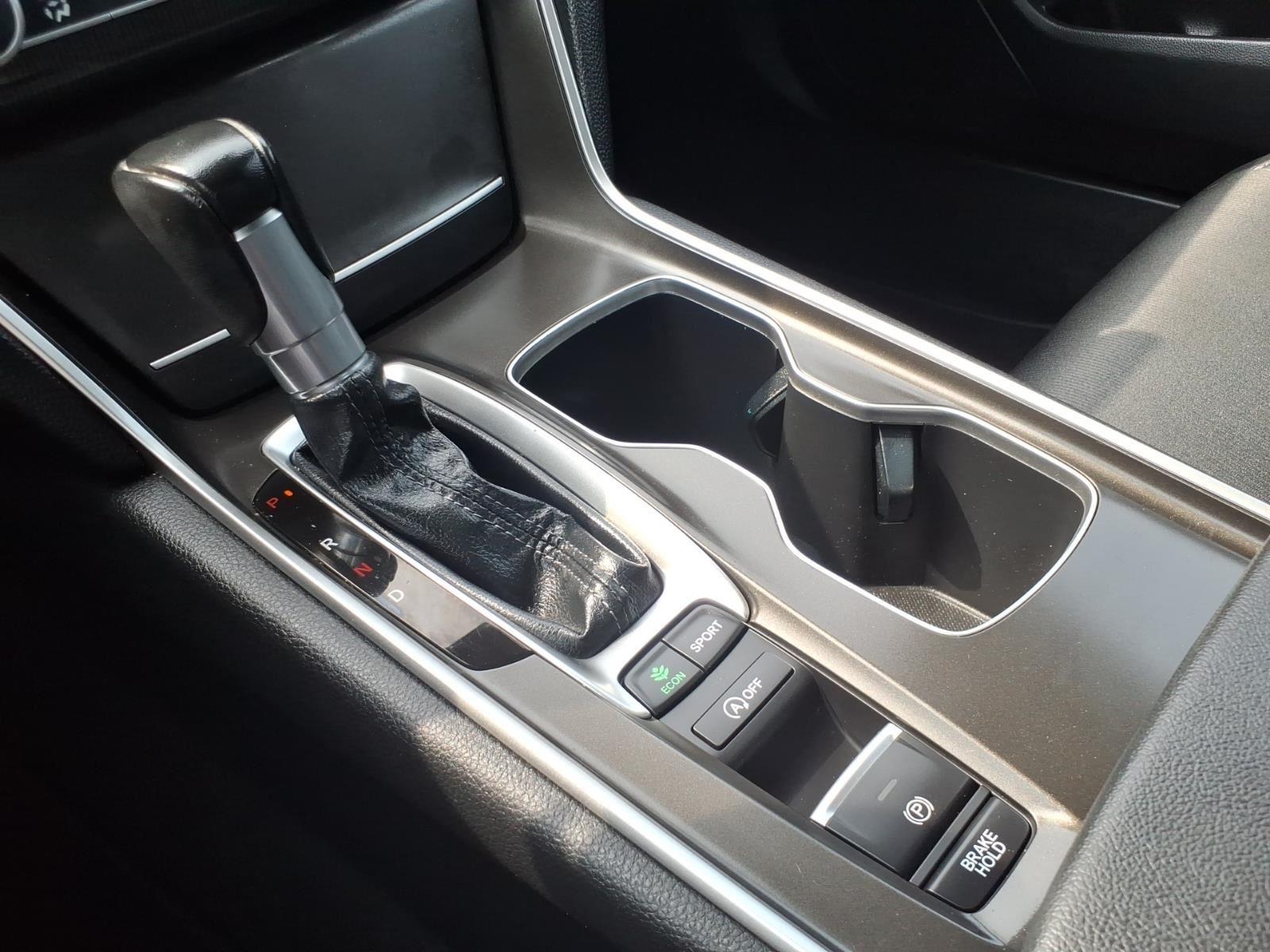 Used 2022 Lunar Silver Metallic Honda Sport image 18