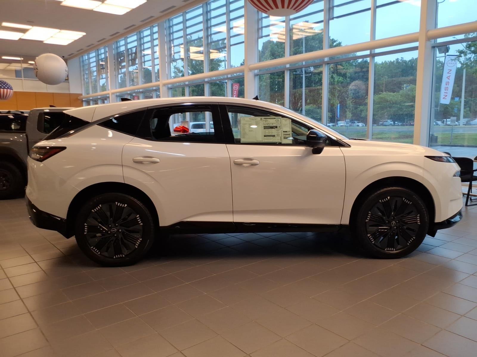 New 2026 Everest White Pearl Tricoat Nissan Platinum image 6