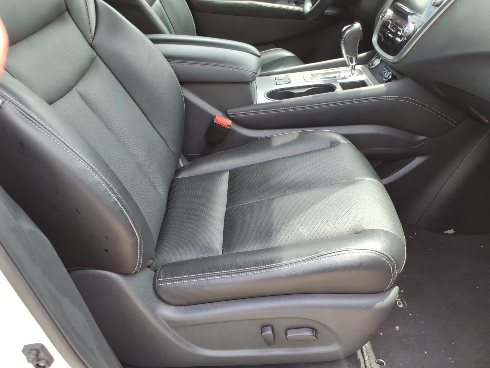 Used 2023 Pearl White Tricoat Nissan SL image 20