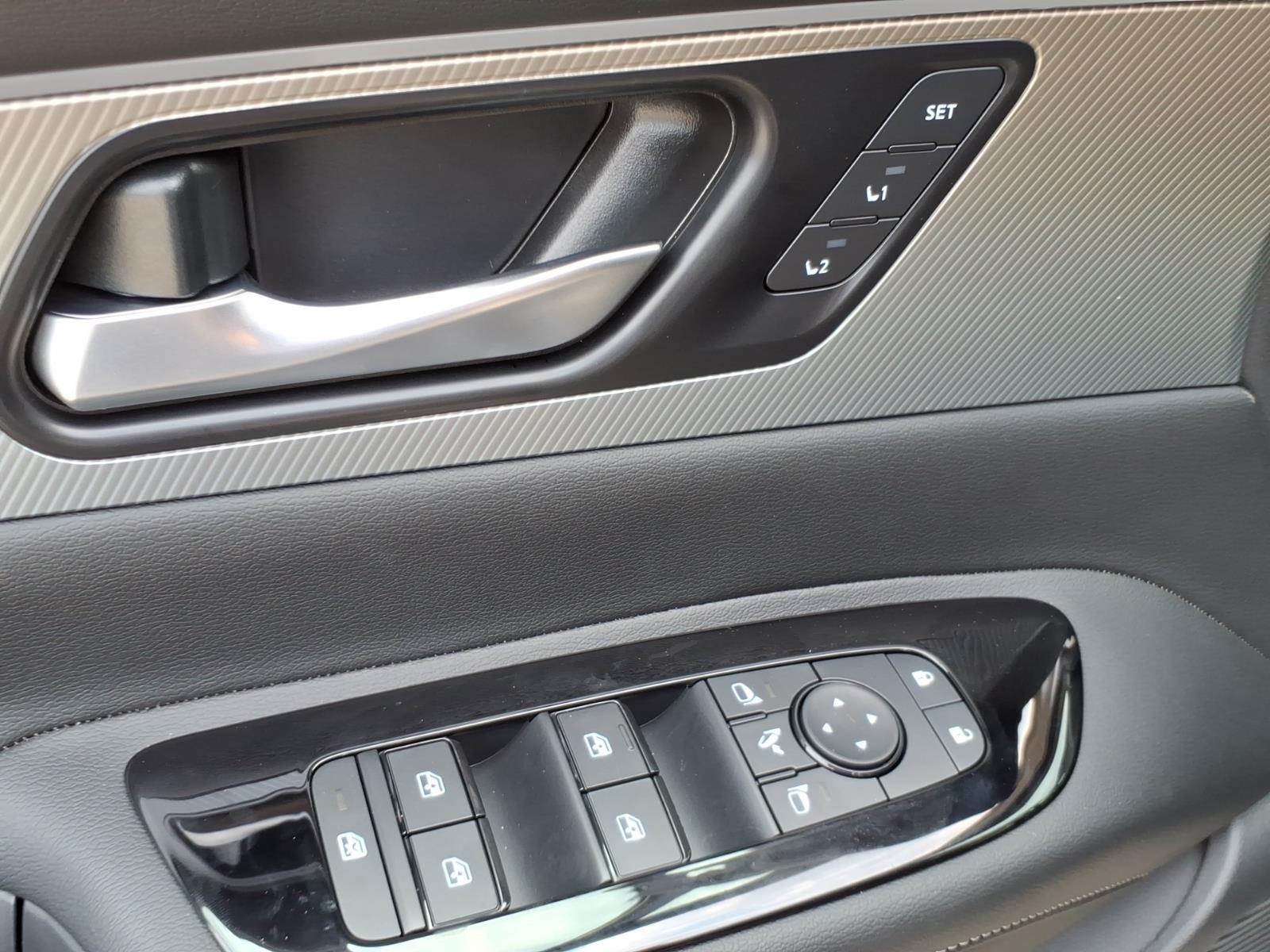 New 2026 Champagne Silver Metallic Nissan Platinum image 12