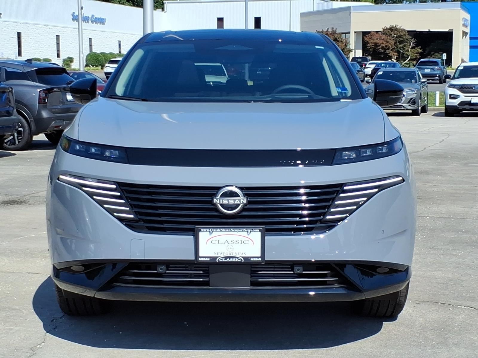 New 2026 Boulder Gray Pearl/Super Black Nissan Platinum image 2