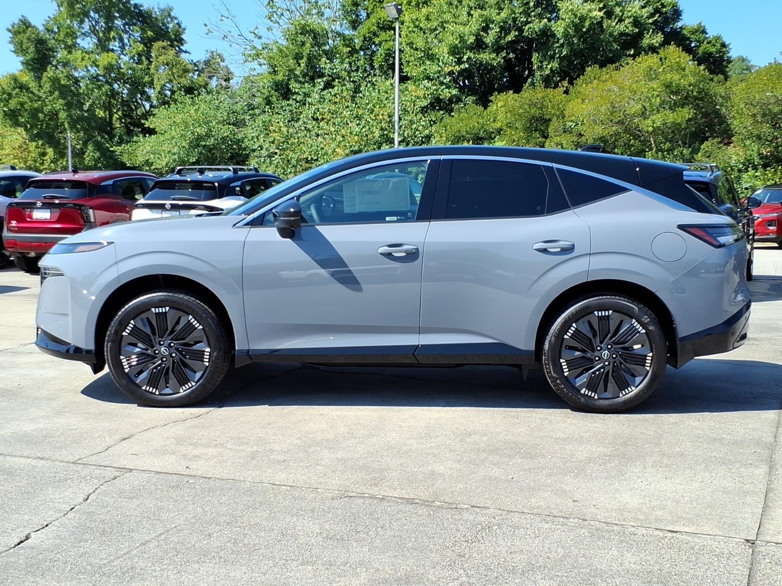 New 2026 Boulder Gray Pearl/Super Black Nissan Platinum image 3