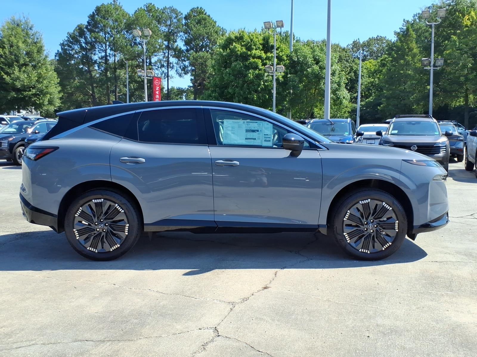 New 2026 Boulder Gray Pearl/Super Black Nissan Platinum image 6