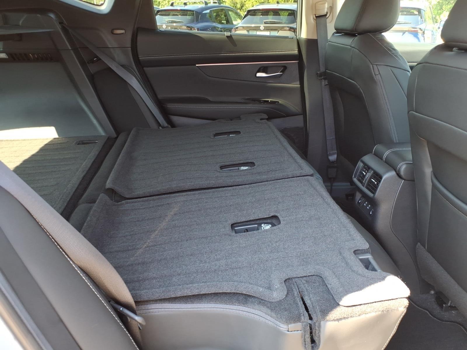 New 2026 Boulder Gray Pearl/Super Black Nissan Platinum image 24