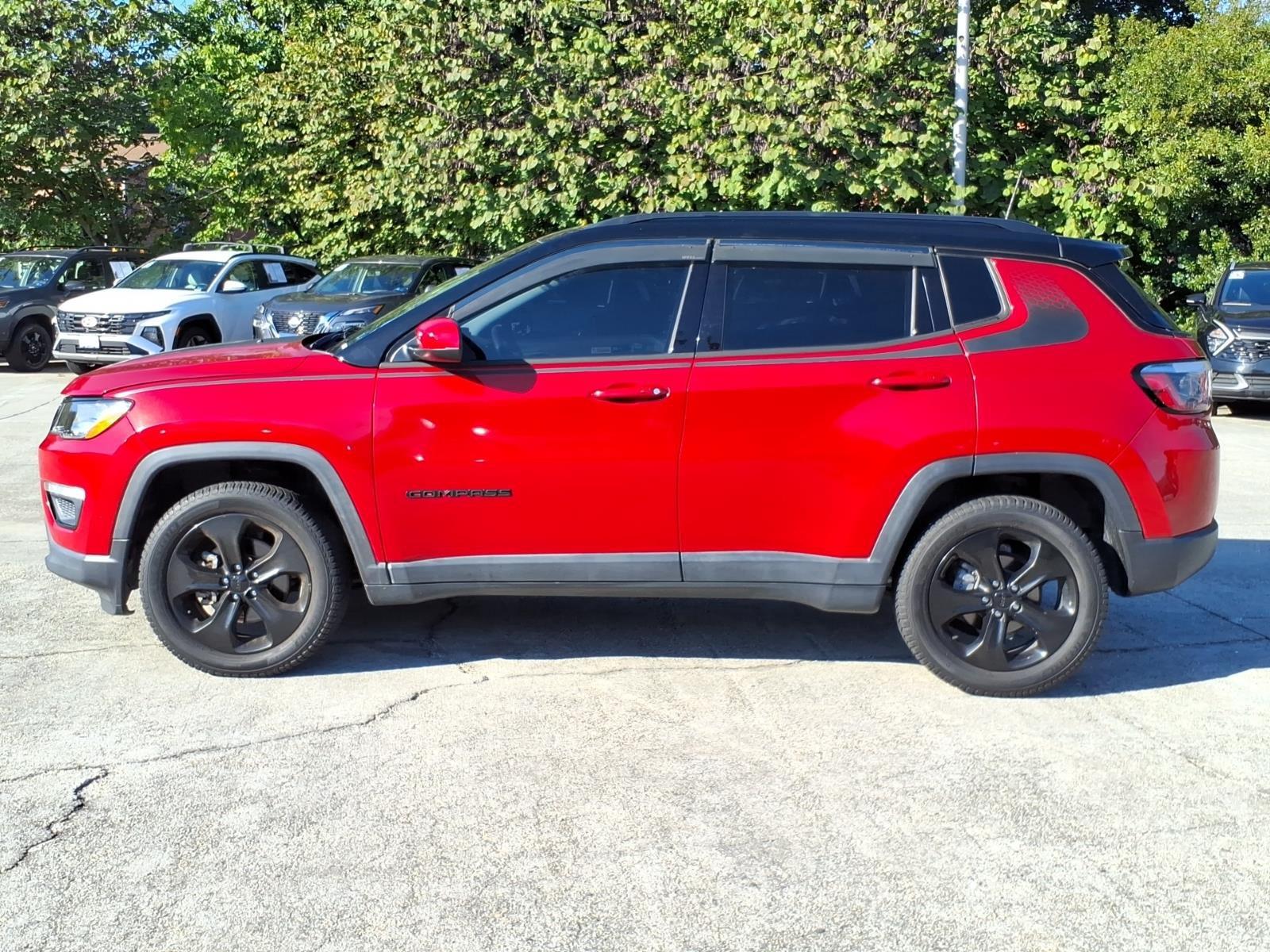 Used 2018 Redline Pearlcoat Jeep Altitude image 3