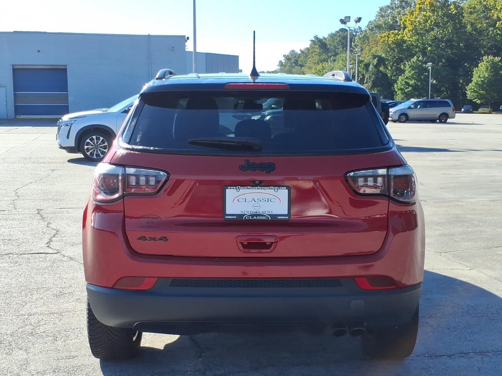 Used 2018 Redline Pearlcoat Jeep Altitude image 8