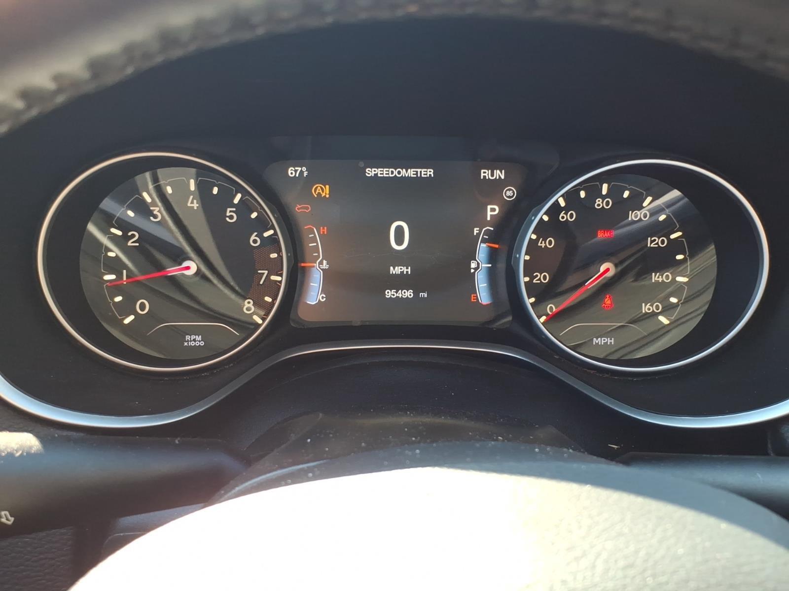 Used 2018 Redline Pearlcoat Jeep Altitude image 12