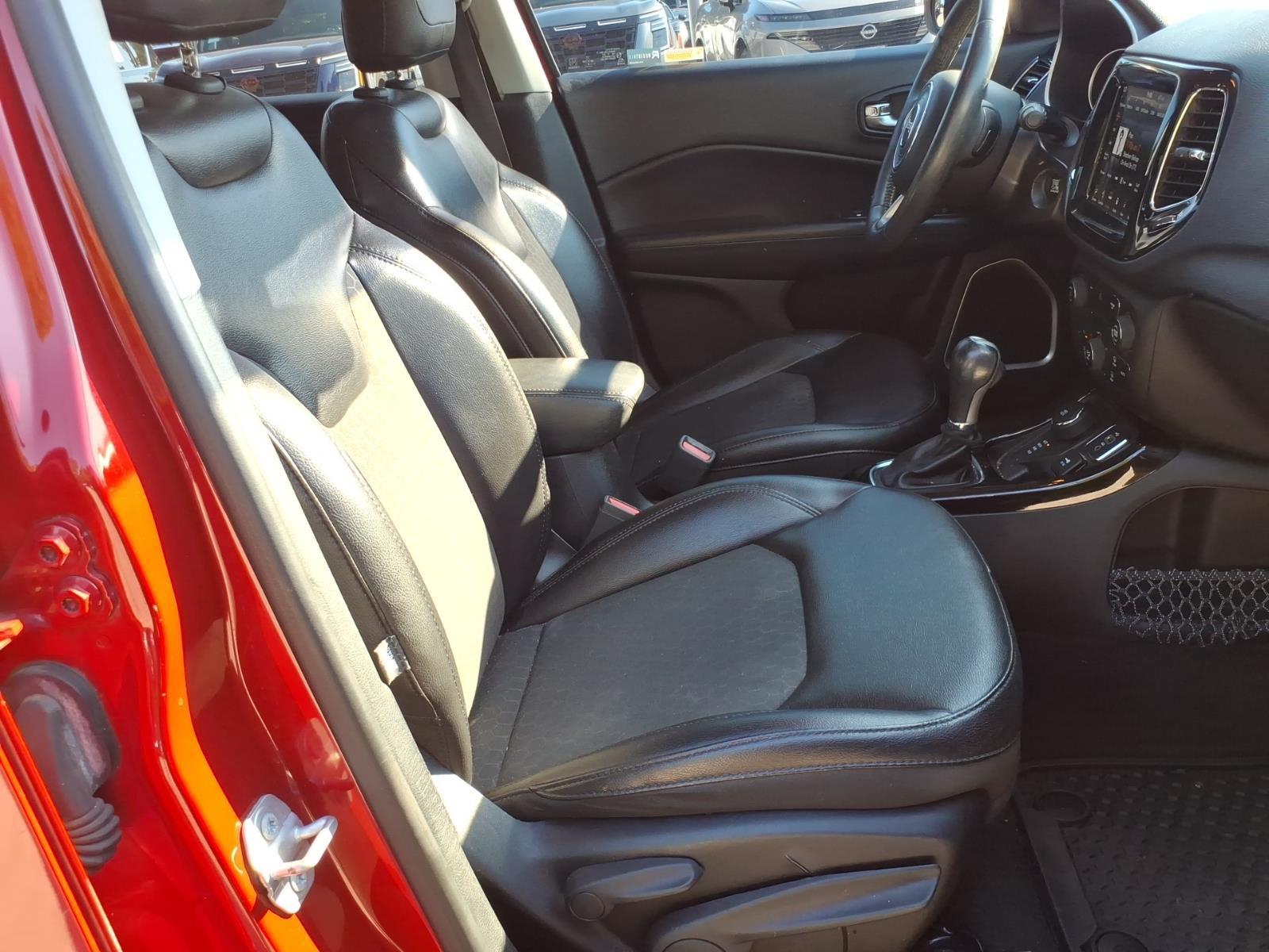 Used 2018 Redline Pearlcoat Jeep Altitude image 19