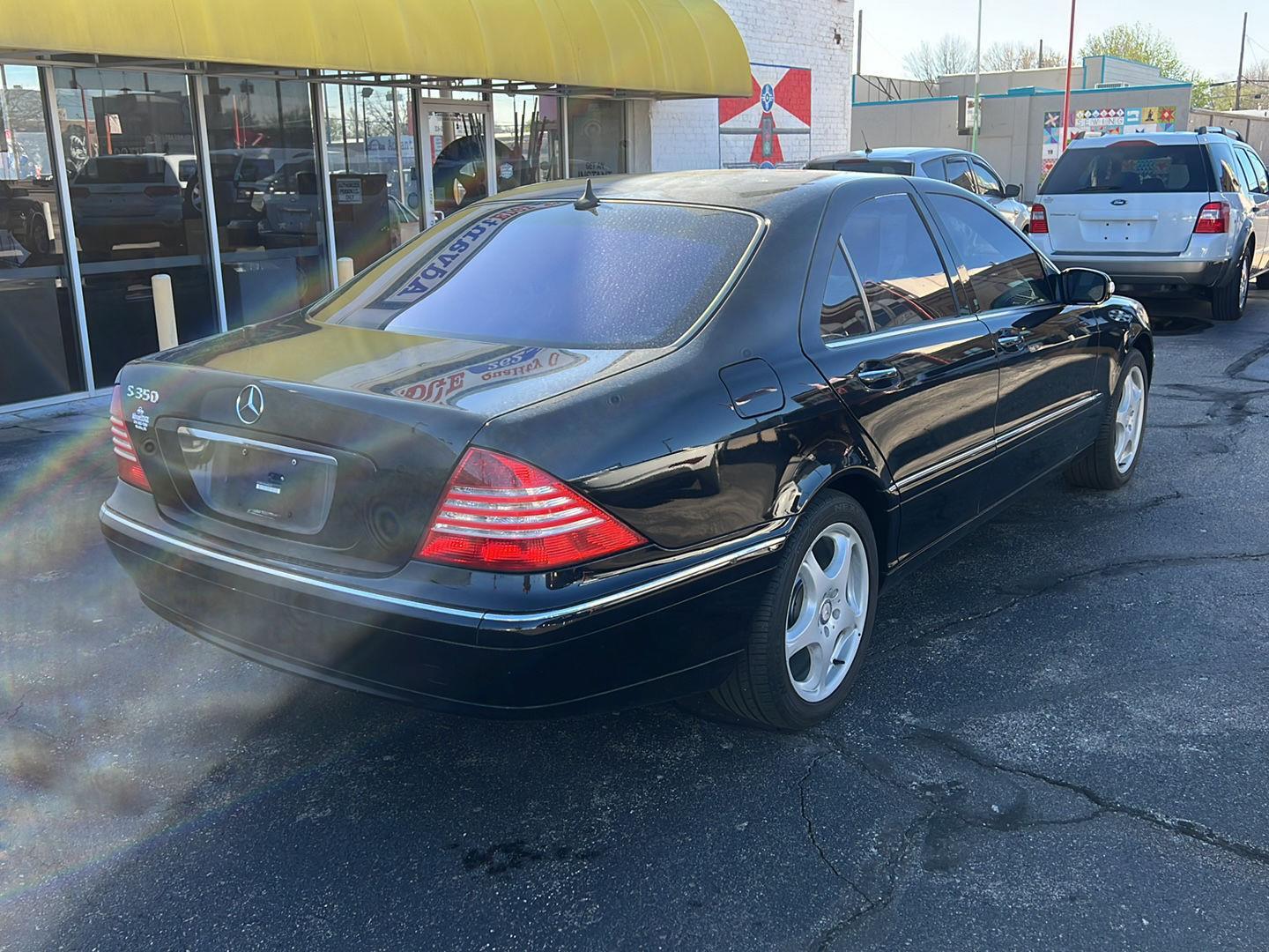 View vehicle photo 7