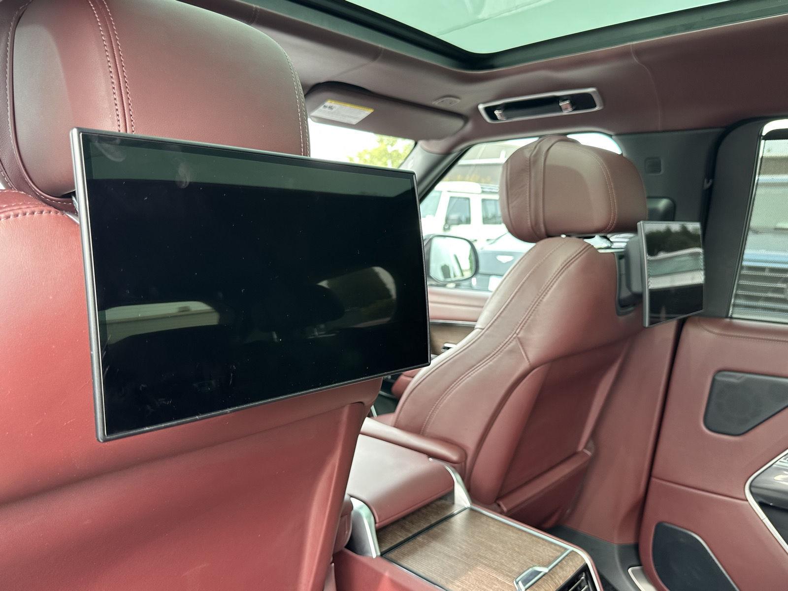 Used 2023 Portofino Blue Metallic Land Rover Autobiography image 25