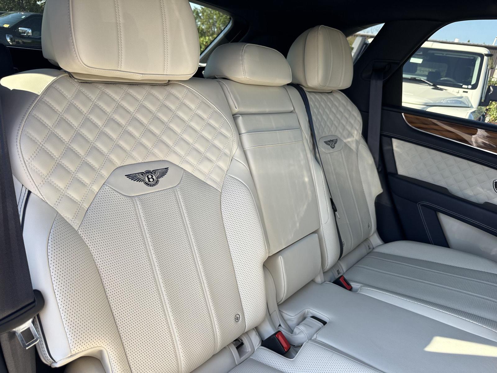 Used 2022 Dark Sapphire Bentley V8 image 24