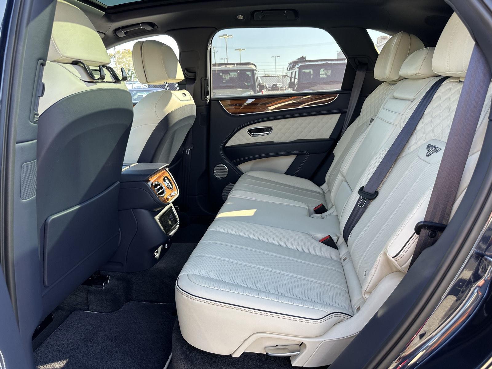 Used 2022 Dark Sapphire Bentley V8 image 26
