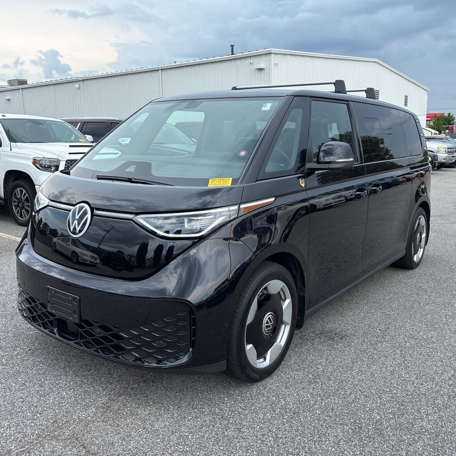 Deep Black Pearl 2025 Volkswagen ID.Buzz Minivan Rear-Wheel Drive Automatic