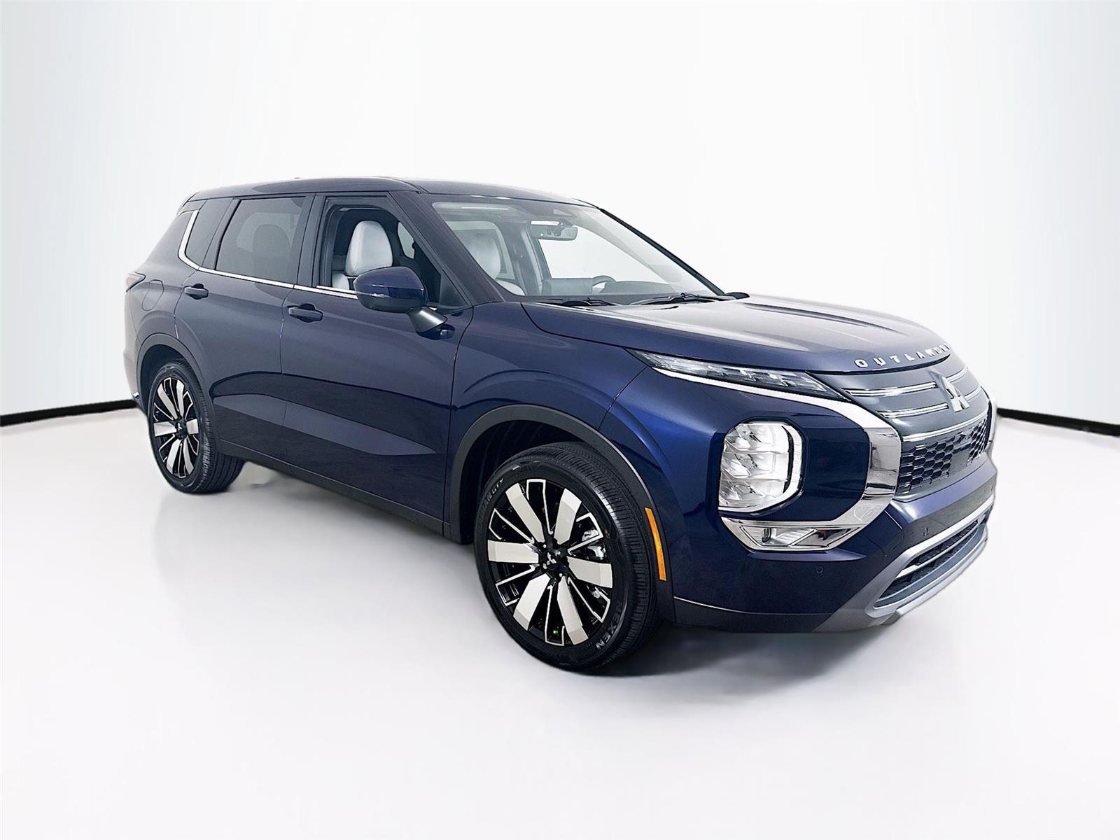 2025 Mitsubishi Outlander SE's photo