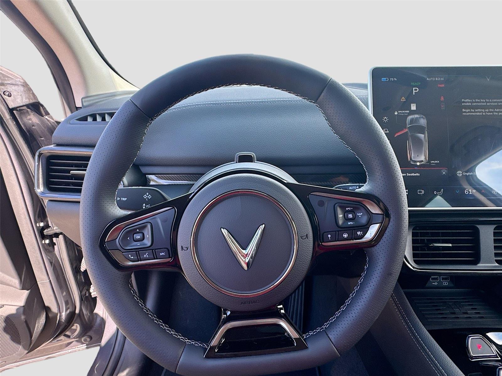 2025 VinFast VF 8 Eco - Photo 11
