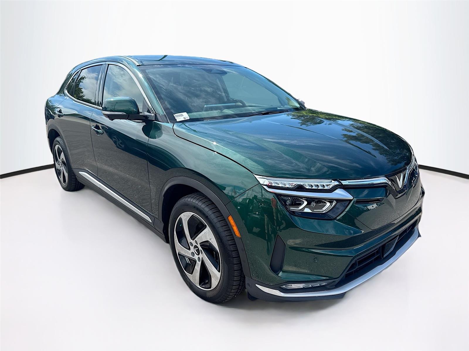 2025 VinFast VF8 Eco AWD SUV / Crossover All-Wheel Drive Automatic