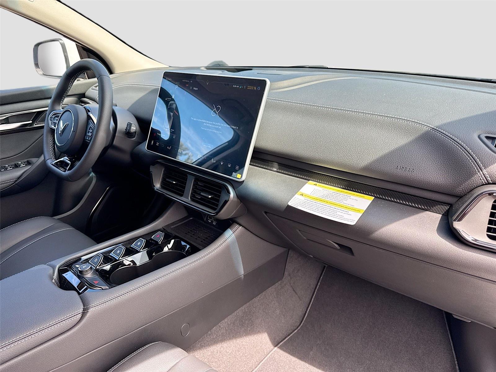 2025 VinFast VF 8 Eco - Photo 29