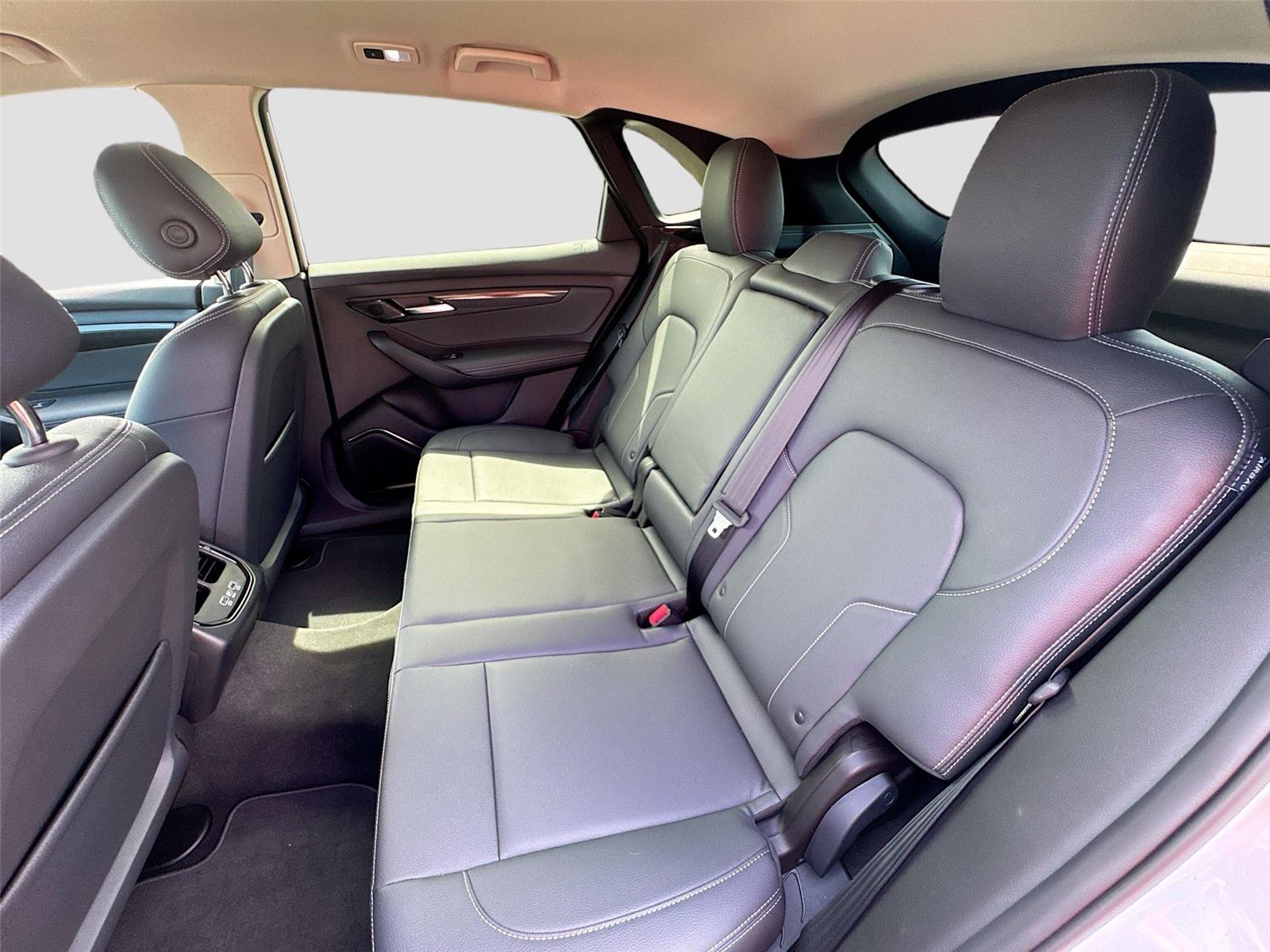 2025 VinFast VF 8 Eco - Photo 24