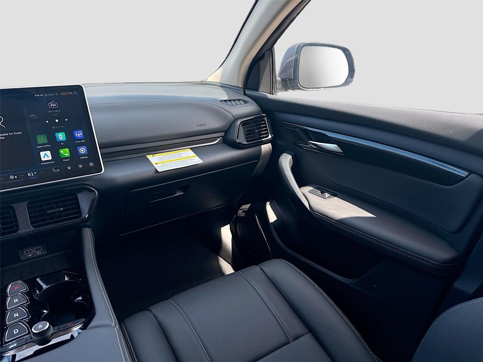 2025 VinFast VF 8 Eco - Photo 23