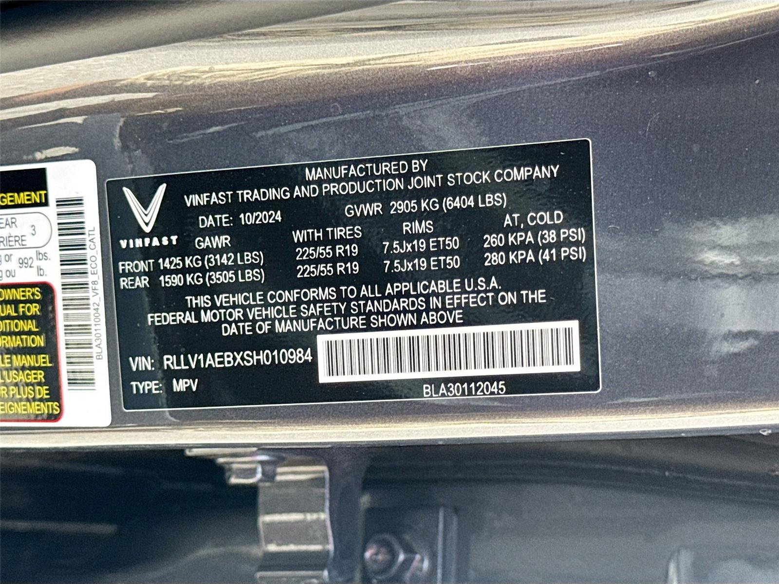 2025 VinFast VF 8 Eco - Photo 32