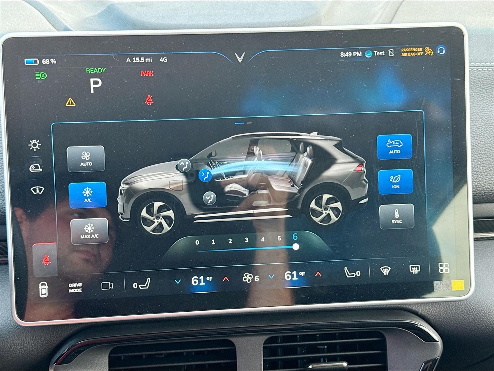 2025 VinFast VF 8 Eco - Photo 16