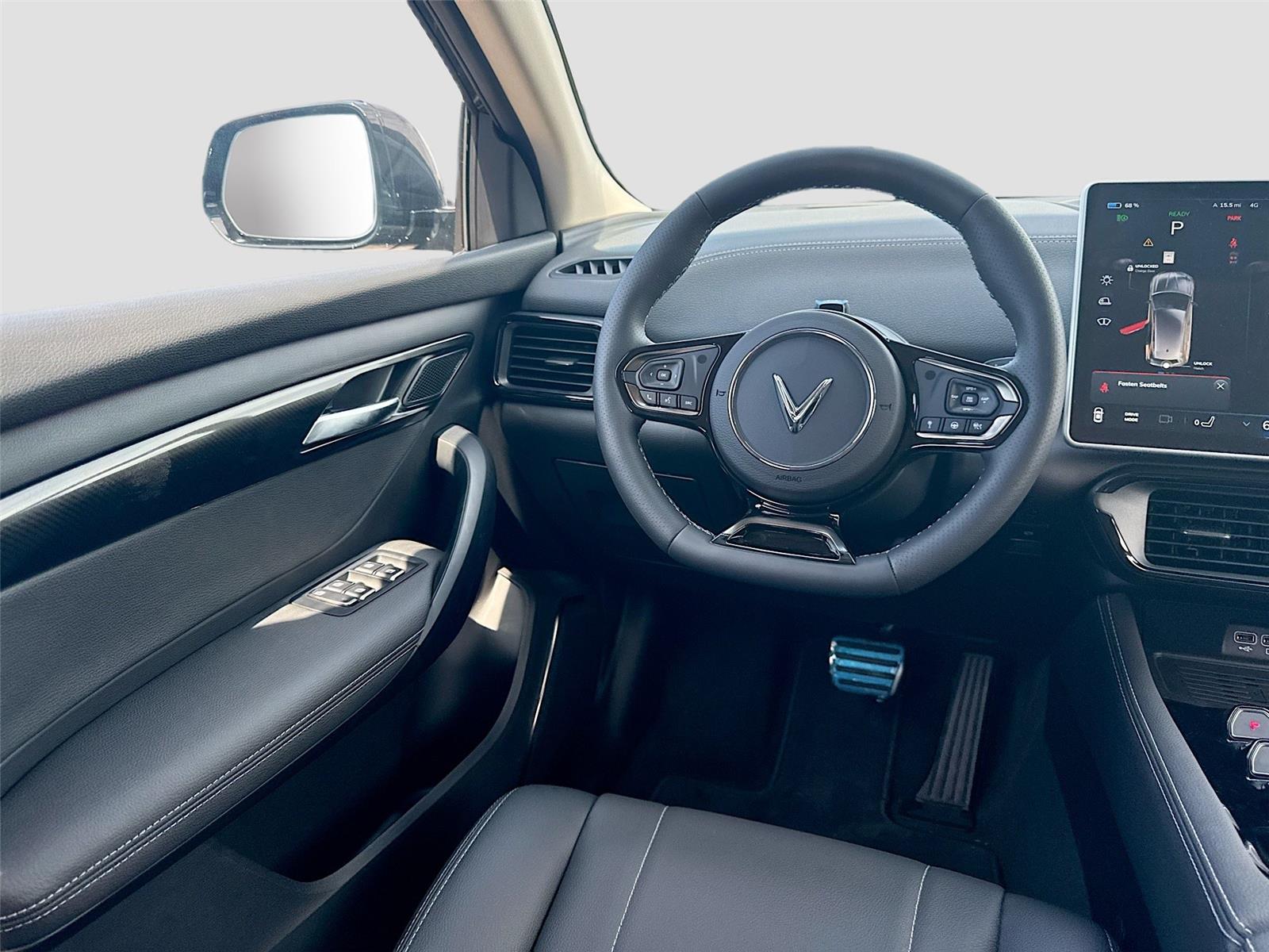 2025 VinFast VF 8 Eco - Photo 22