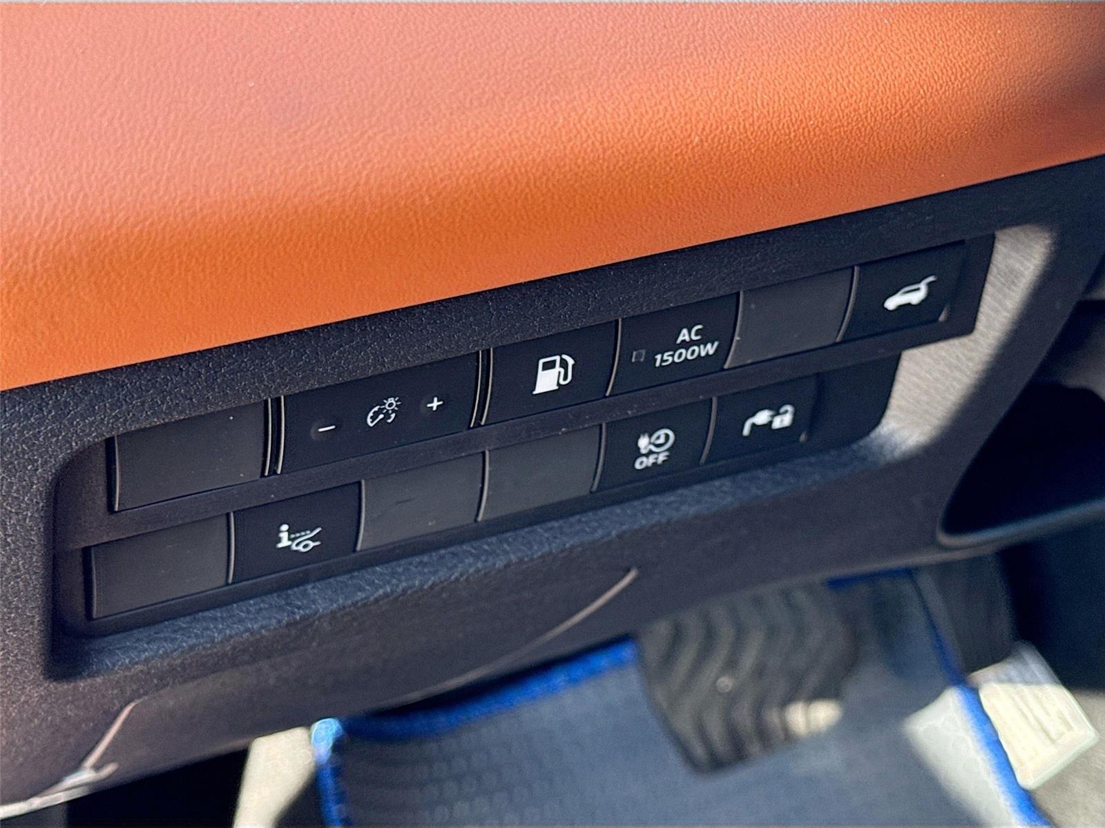 2025 Mitsubishi Outlander Plug-in Hybrid SEL - Photo 10