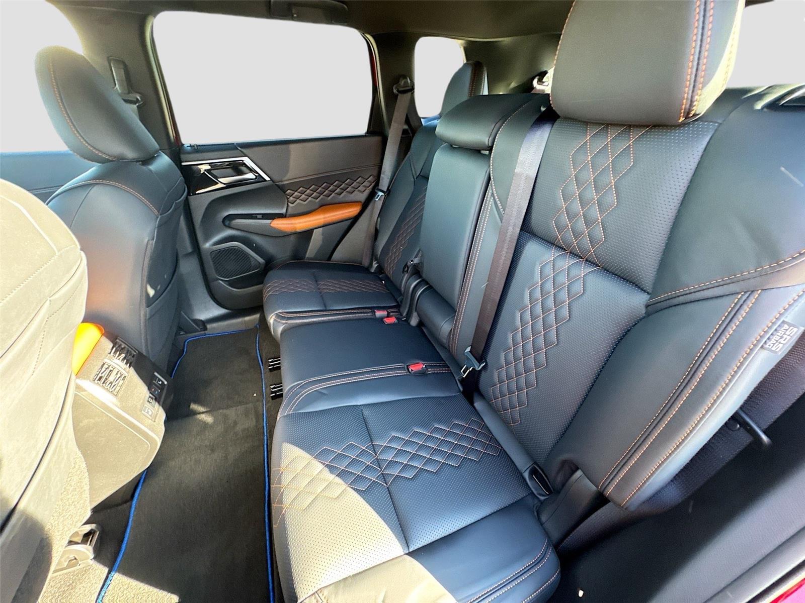 2025 Mitsubishi Outlander Plug-in Hybrid SEL - Photo 25