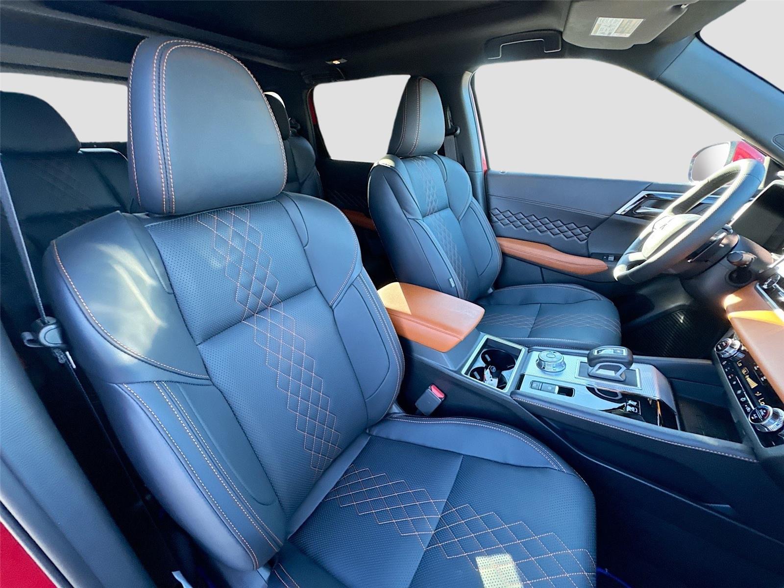 2025 Mitsubishi Outlander Plug-in Hybrid SEL - Photo 29