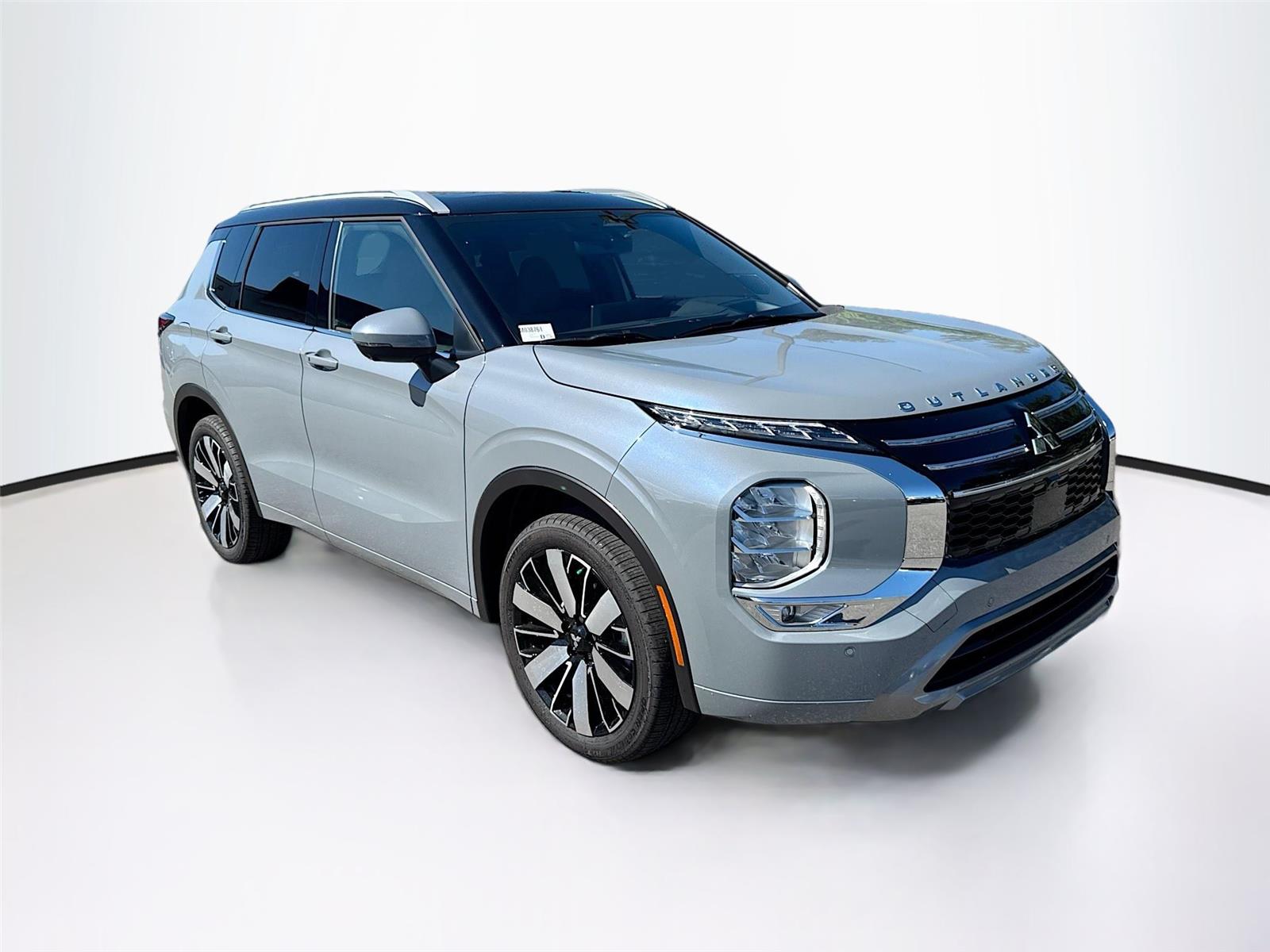 2025 Mitsubishi Outlander SEL's photo