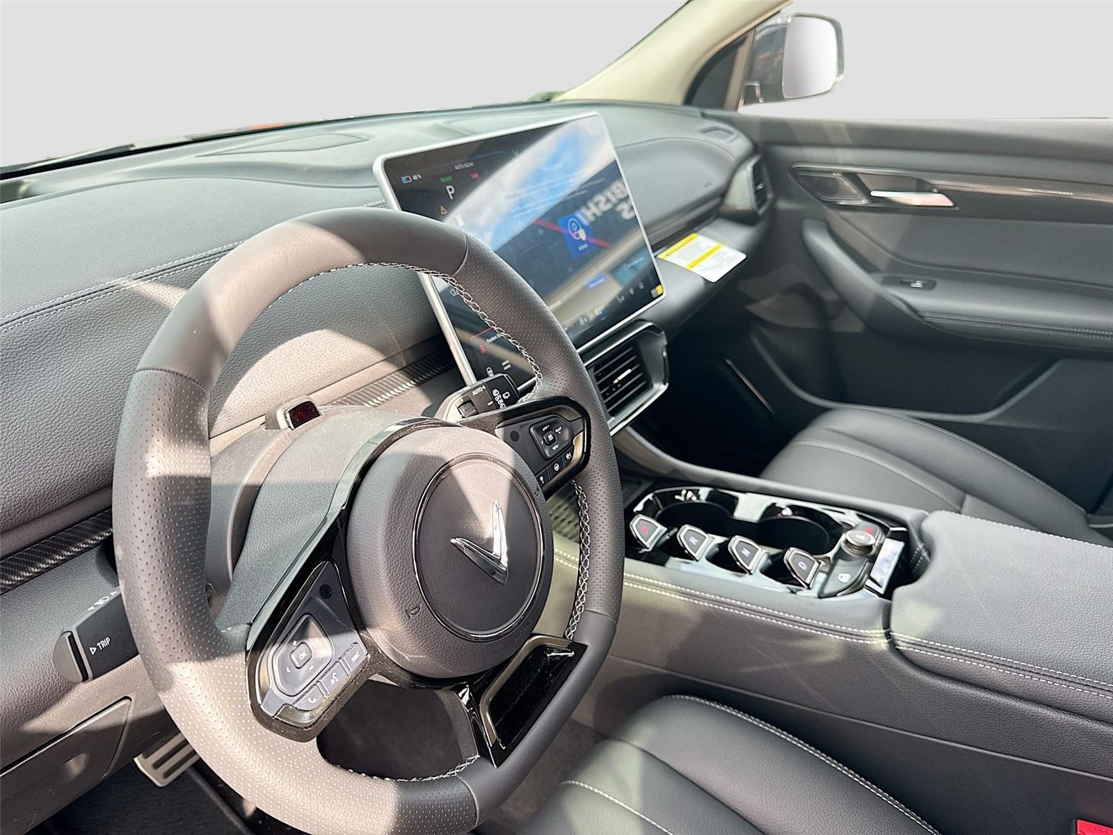 2025 VinFast VF 8 Eco - Photo 9