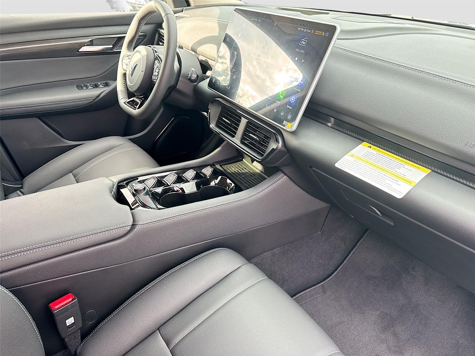 2025 VinFast VF 8 Eco - Photo 29