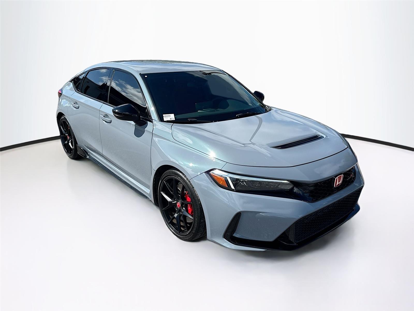 2023 Honda Civic Hatchback Type-R's photo