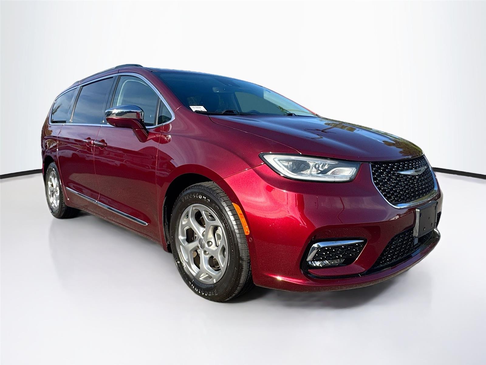 2022 Chrysler Pacifica Limited's photo