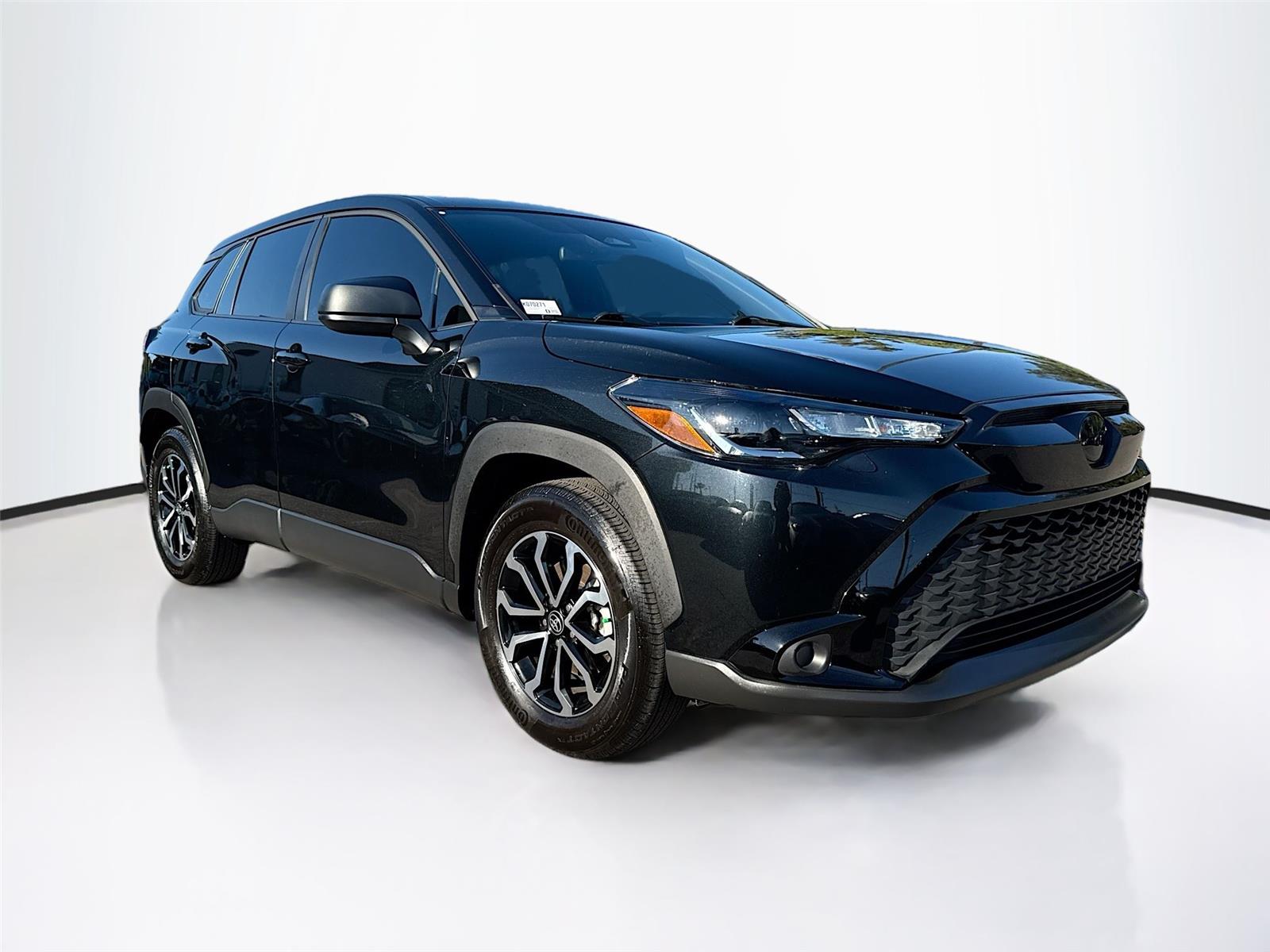 2025 Toyota Corolla Cross S's photo