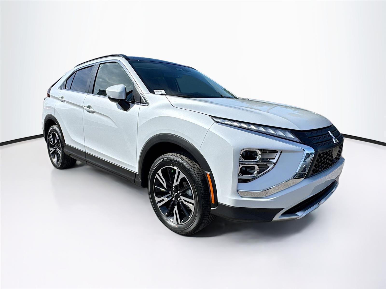 2026 Mitsubishi Eclipse Cross SE's photo