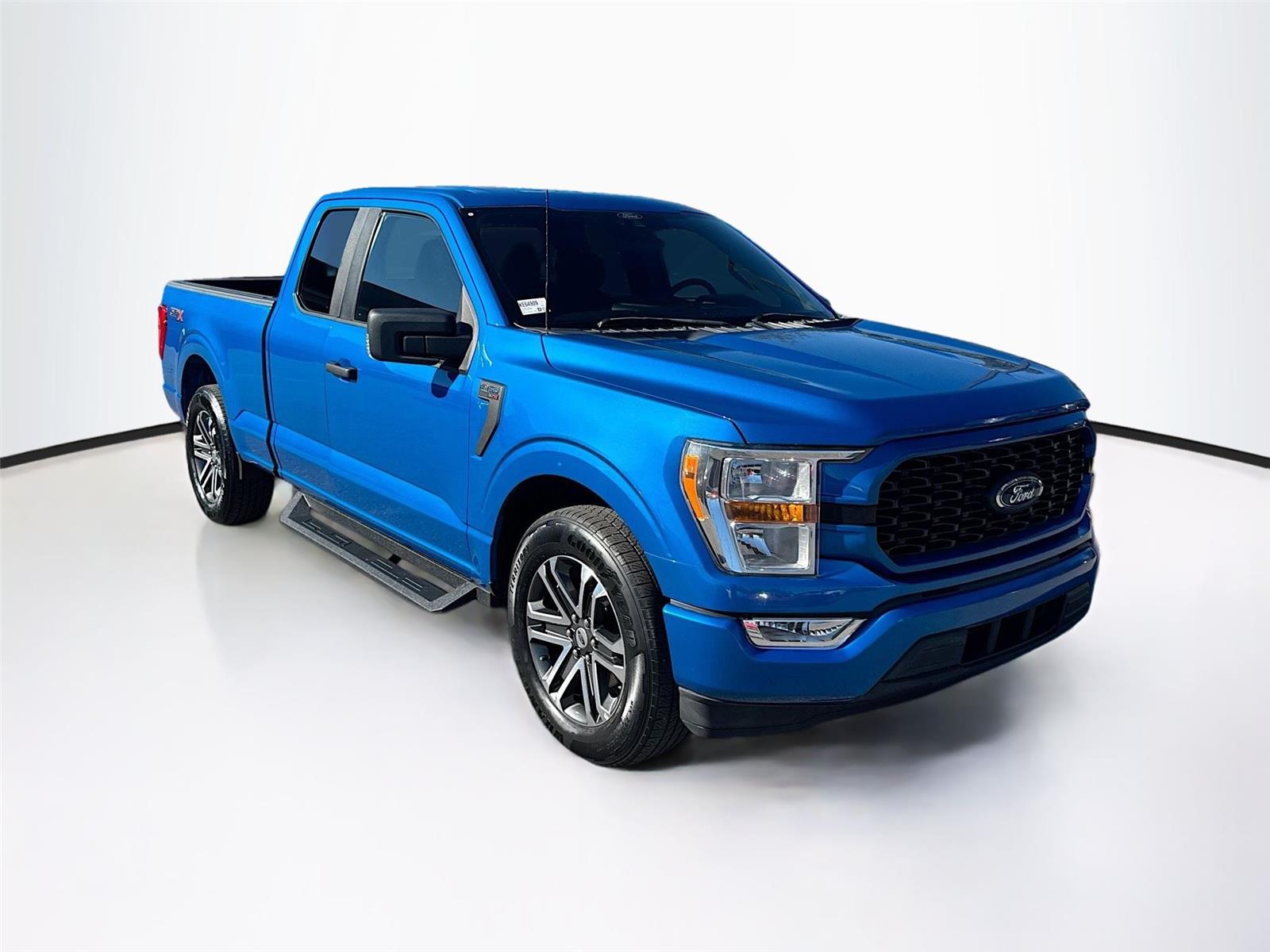 2021 Ford F-150 XL's photo