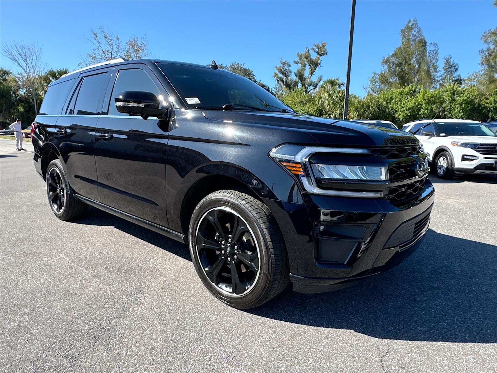 2024 Ford Expedition Limited's photo